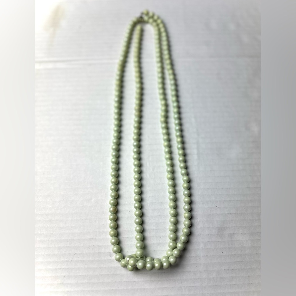 Vintage Jade‎ Green Beaded Necklace Multi Strand Or Long Ball Round Beads 80s